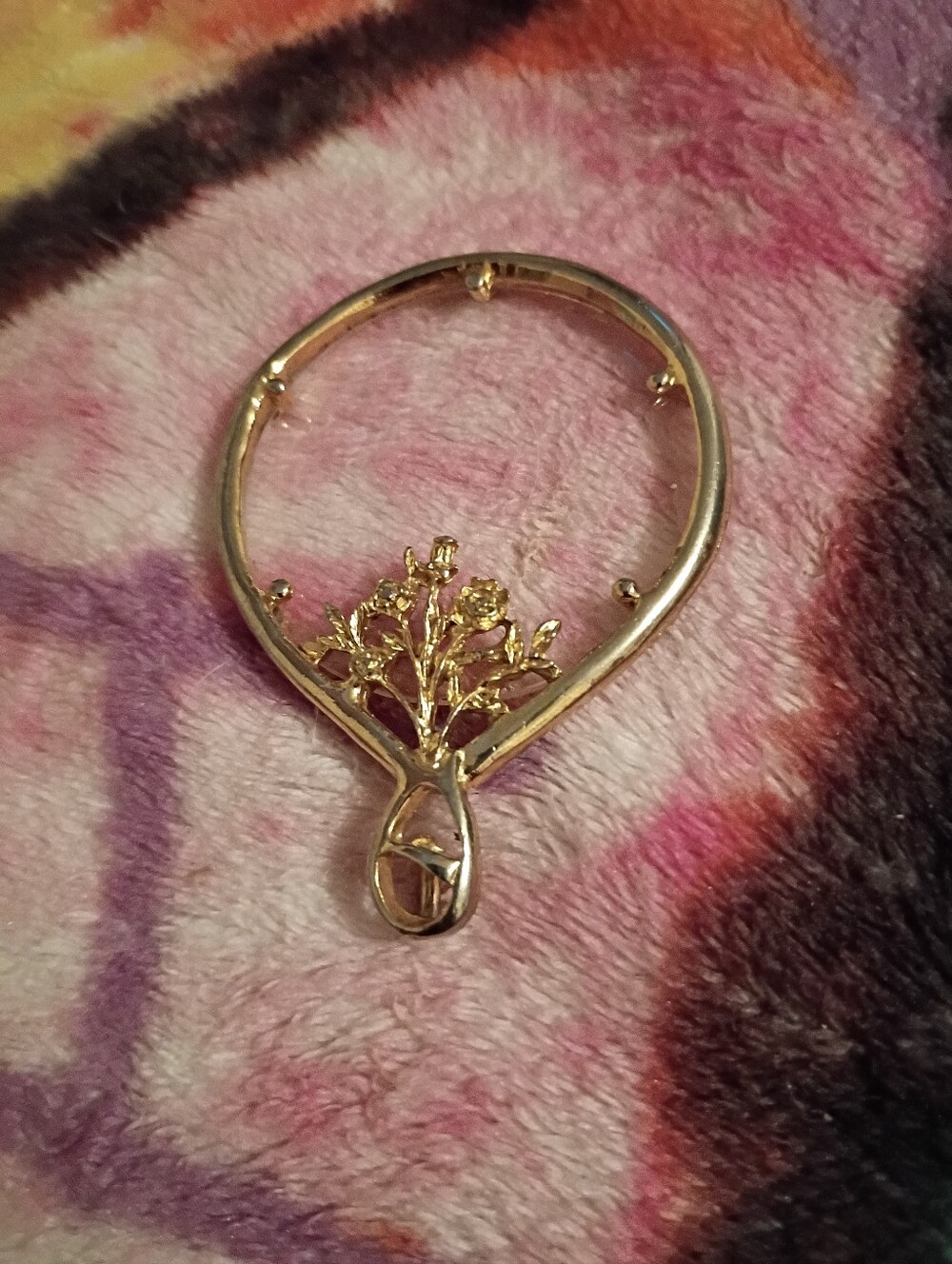 Vintage Magnifying Glass Pendant Gold In Color